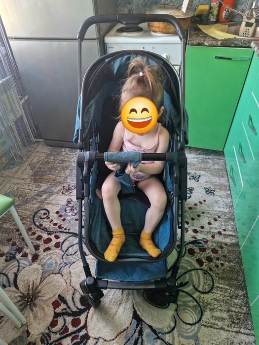 Продам компактную коляску
