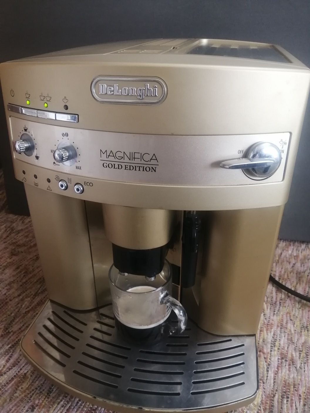 Expresor cafea boabe și măcinată Delonghi Magnifica Gold editition