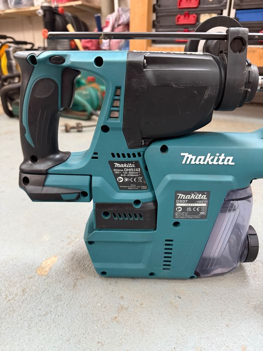 Makita DHR243 ciocan rotopercutor  cu acumulator 18 V+ aspirator
