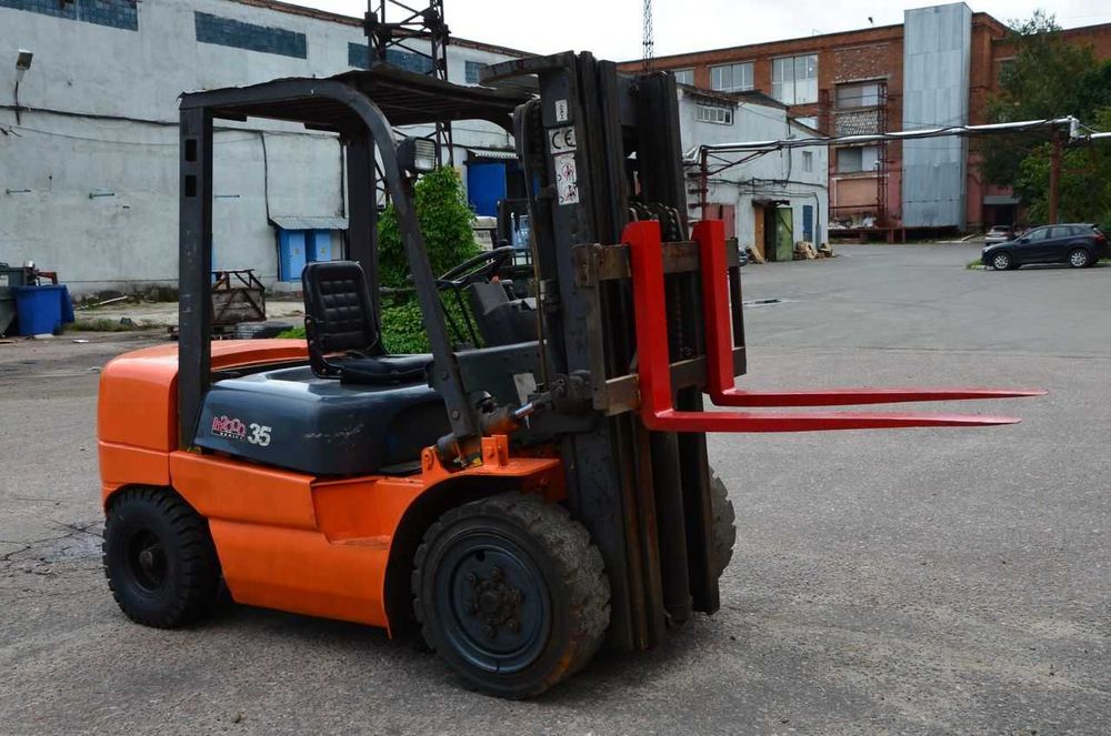 Услуги вилочного погрузчика в Ташкенте 24 часа до 50 тонн