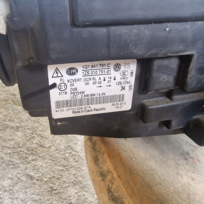 VW EOS  bi xenon 2017 ляв и десен фар