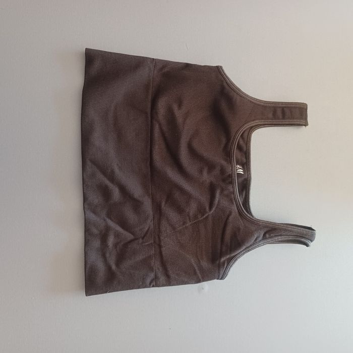 Спортни клинове и бюстиета Nike, H & M