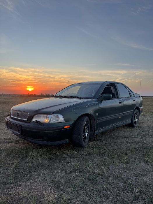 Vând sau schimb. Volvo s40 2.0 benzina 1998
