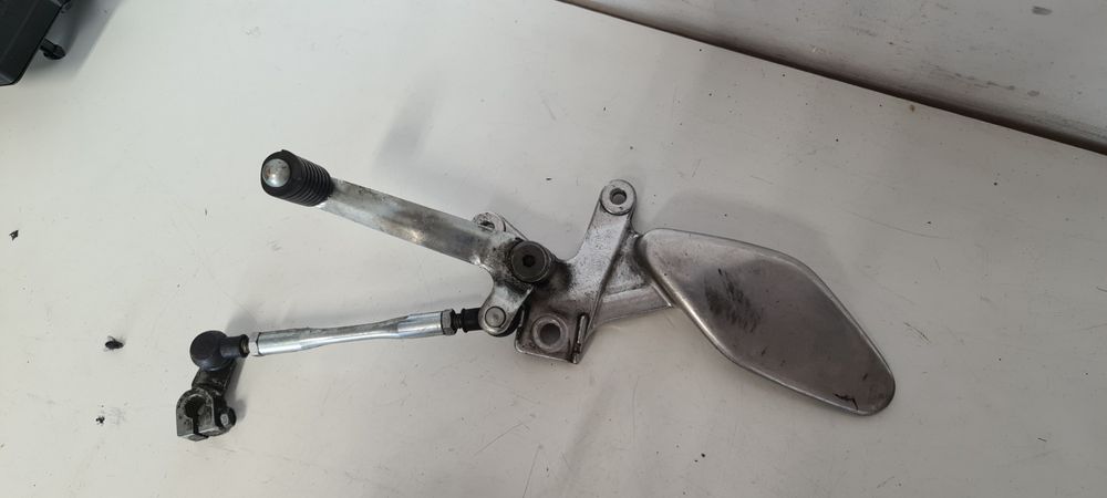 Scarita Yamaha Thundercat YZF 600R  pedala schimbator suport