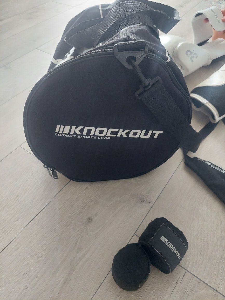 Manusi de box,odorizante, bandaje, geanta de box