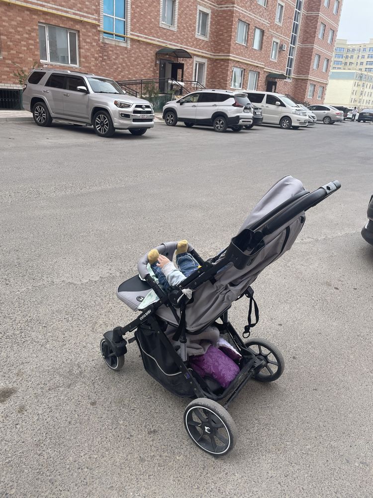 Коляска продаю, пользовались 3 месяца