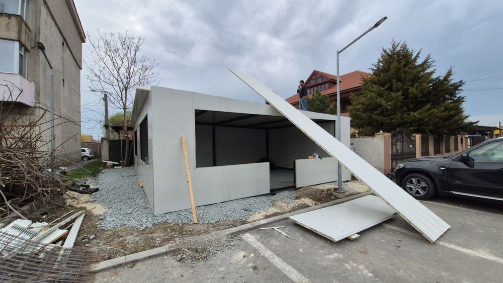 Construiesc case modulare și garaj