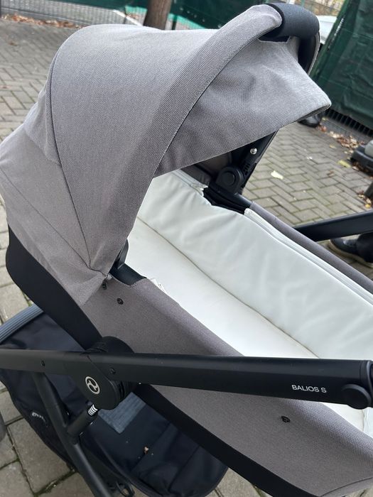 Landou cot s in stare impecabila