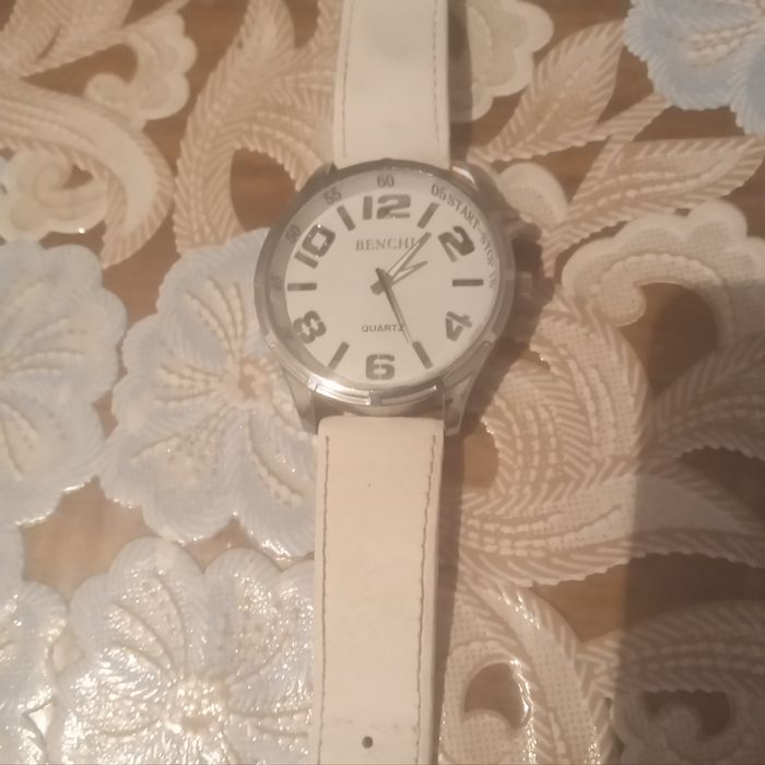 Продам женские часы и сумочку