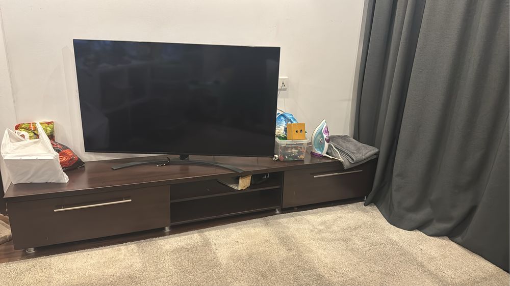 Тумба под телевизор 2,5 м*40 см