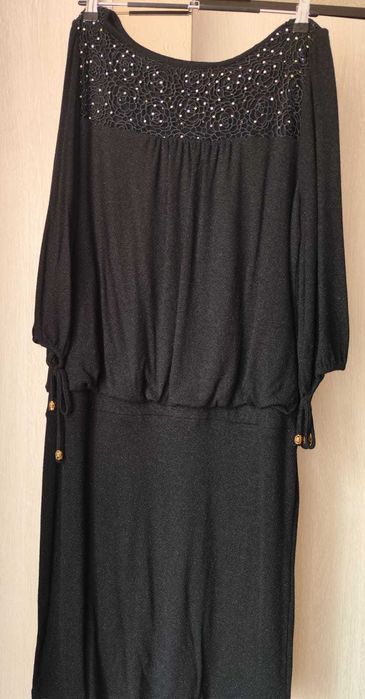 Продам платье трикотажное- полушерсть