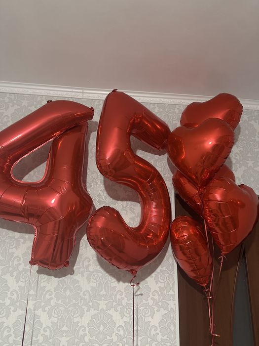 Воздушные шары цифр 45 и сердечко