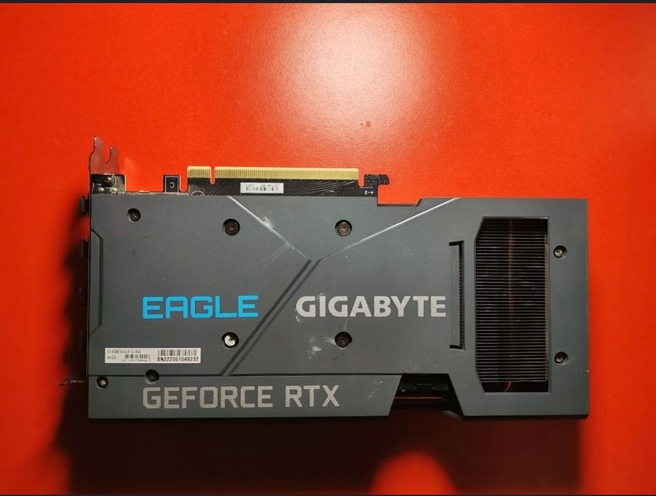 Vând placă video gaming Nvidia GeForce 3060ti 8GB