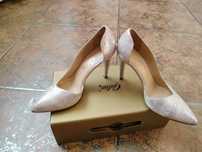 Pantofi eleganți