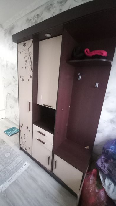 Продам срочно шкаф для коридора