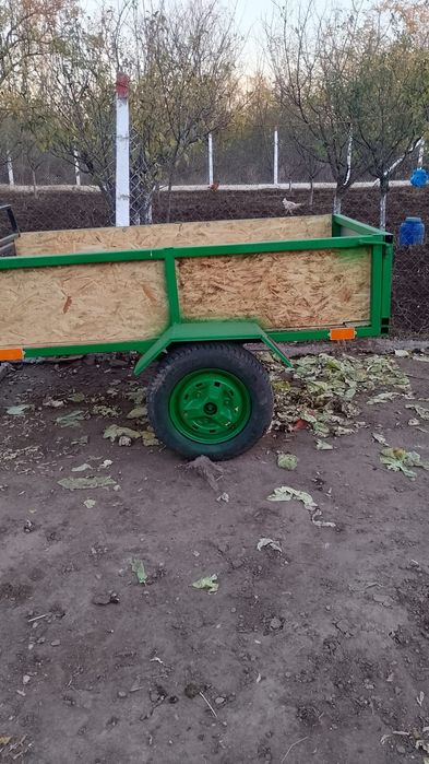 Vând motocultor cu remorcă