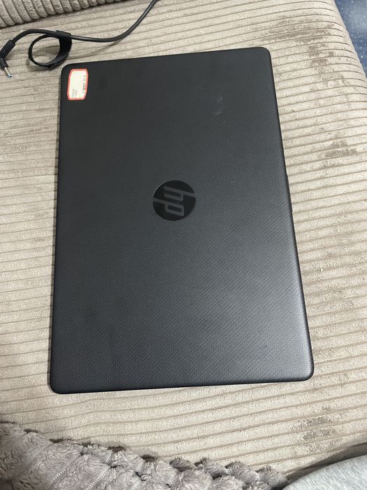 Laptop Hp intel celeron,4 Gb ram,17 inch