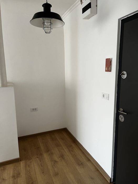 Garsoniera zona Velenta