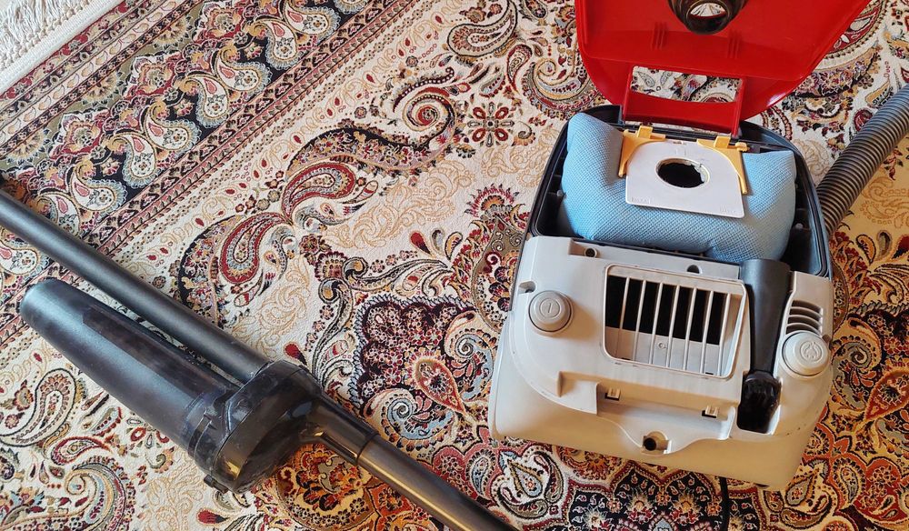 Aspirator puternic 1600 W cu filtru dar si cu sac