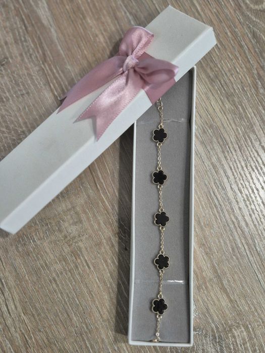 Гривна с детелинки New Look-нова