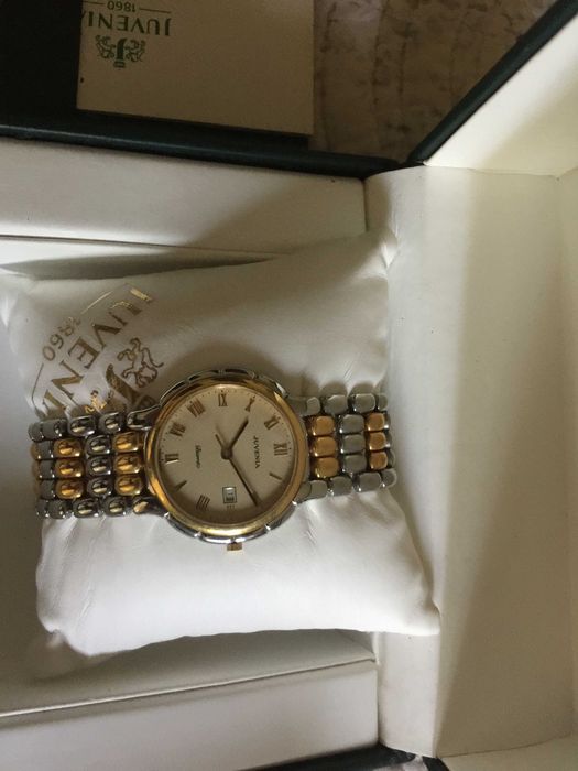 Швейцарские часы Juvenia! Сталь с золотом! Кварц! Раритет! В идеале!