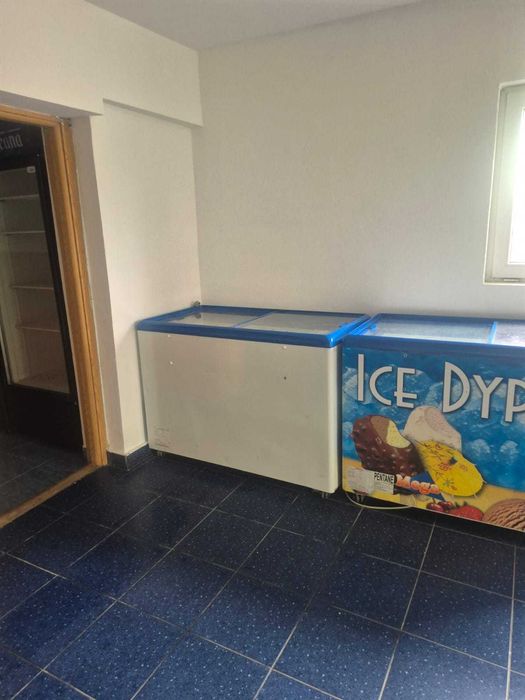 Inchiriez spațiu utvin