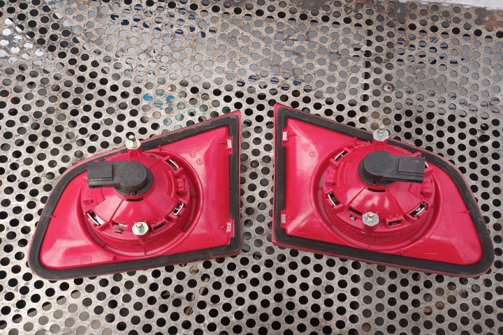 Lampa stop stanga pe hayon Volkswagen VW Passat B6  [din 2005 pana  2010] seria wagon 5-usi 1.6 TDI
