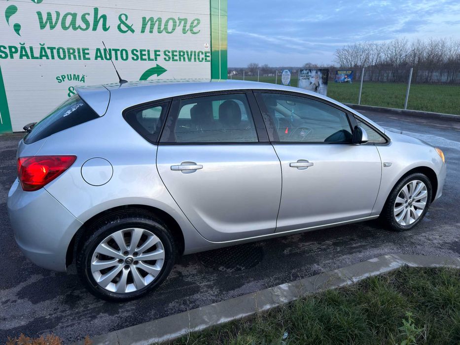 Opel astra j 2011