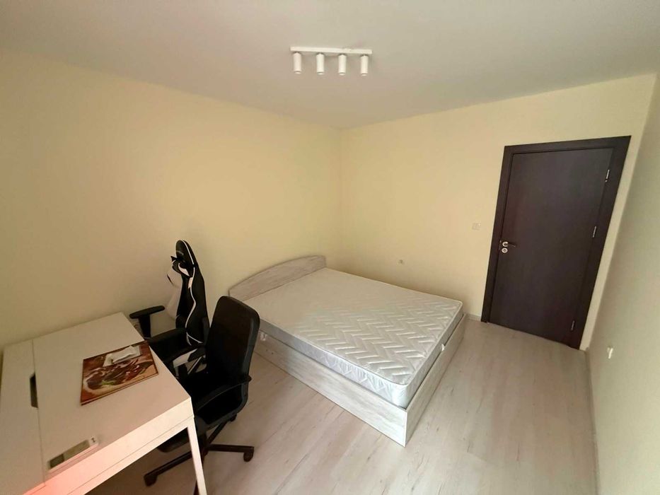 Двустаен апартамент под наем в района на Колхозен пазар