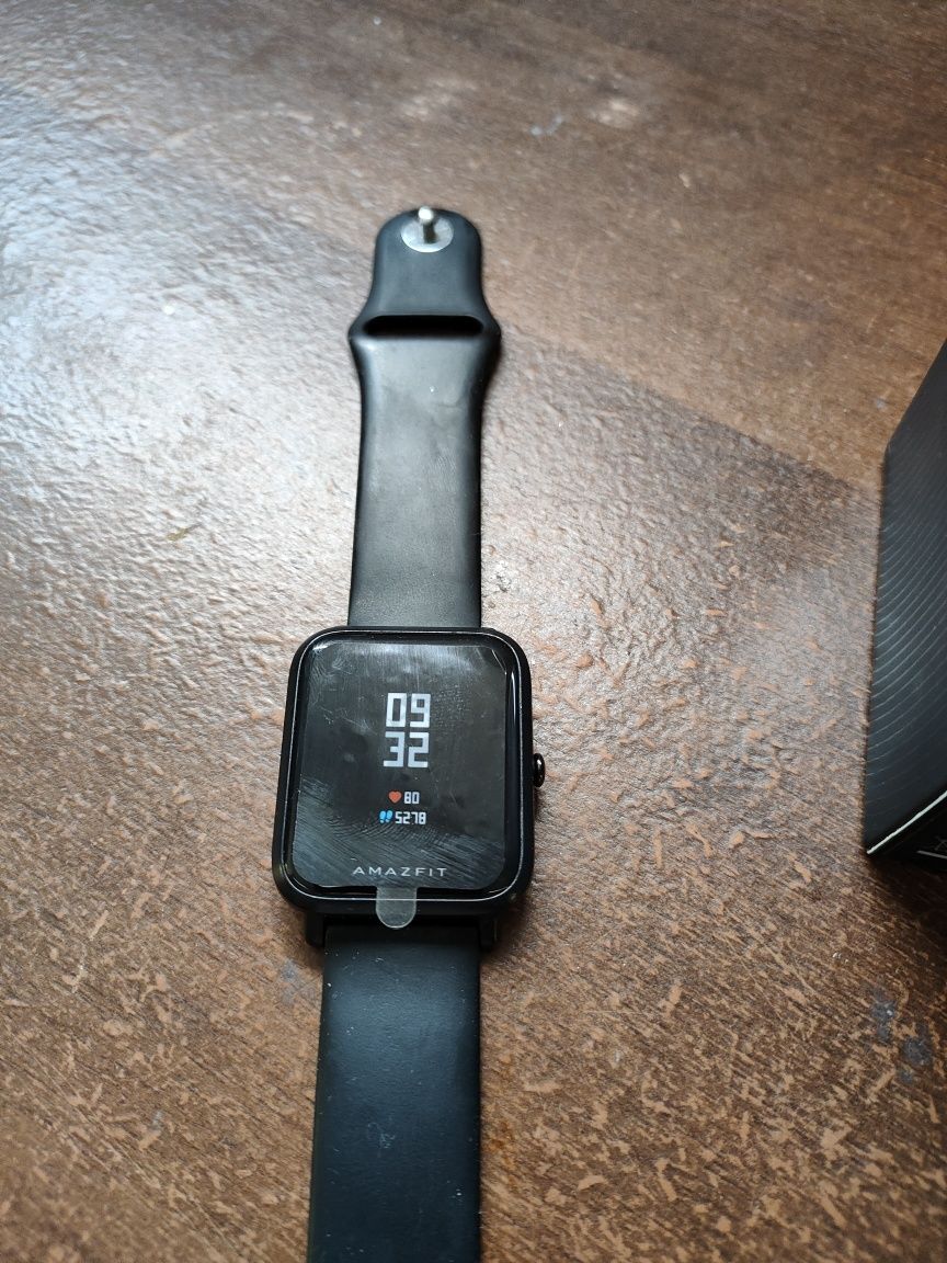 Смартчасы Amazfit Bip