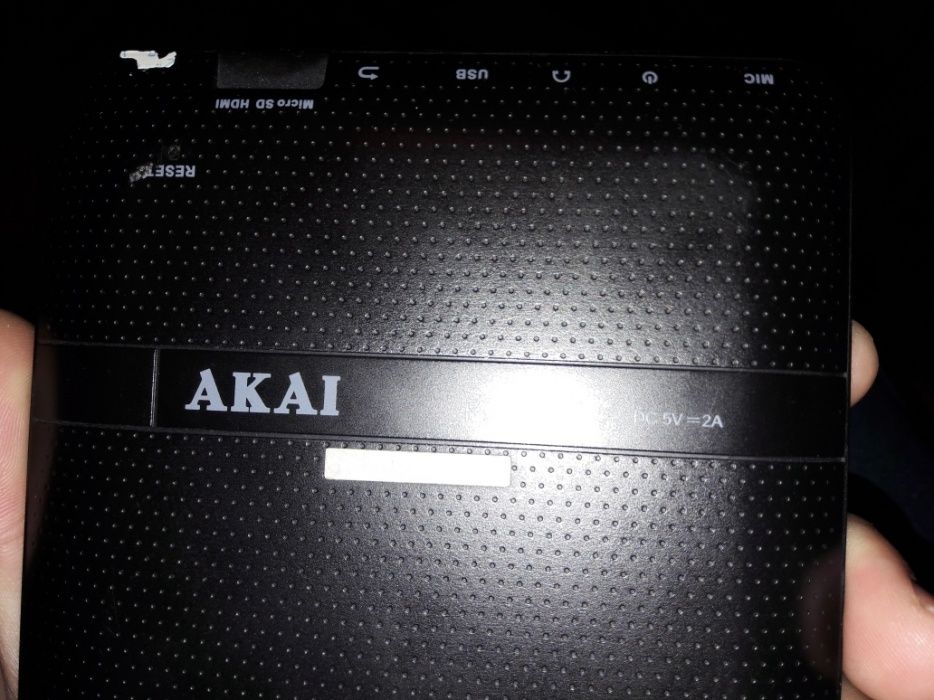 Tableta Akai K711 defecta