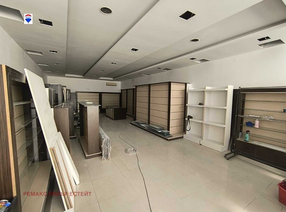 Продава се Магазин в Русе, Център - 200 кв.м за 1350 €/кв.м - Снимка #1
