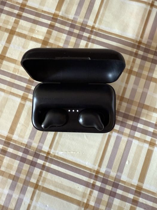 Наушник сотилади!