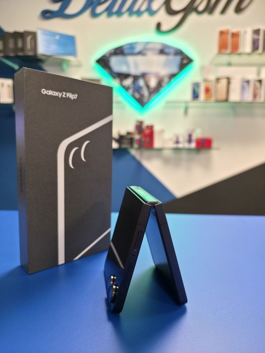 Samsung  Z Flip7 / Jet Black / 512 GB / DeluxGSM