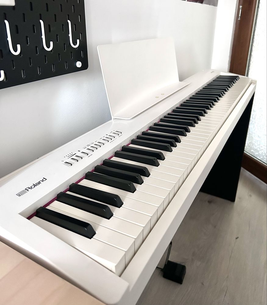 Pian Roland FP-30 White