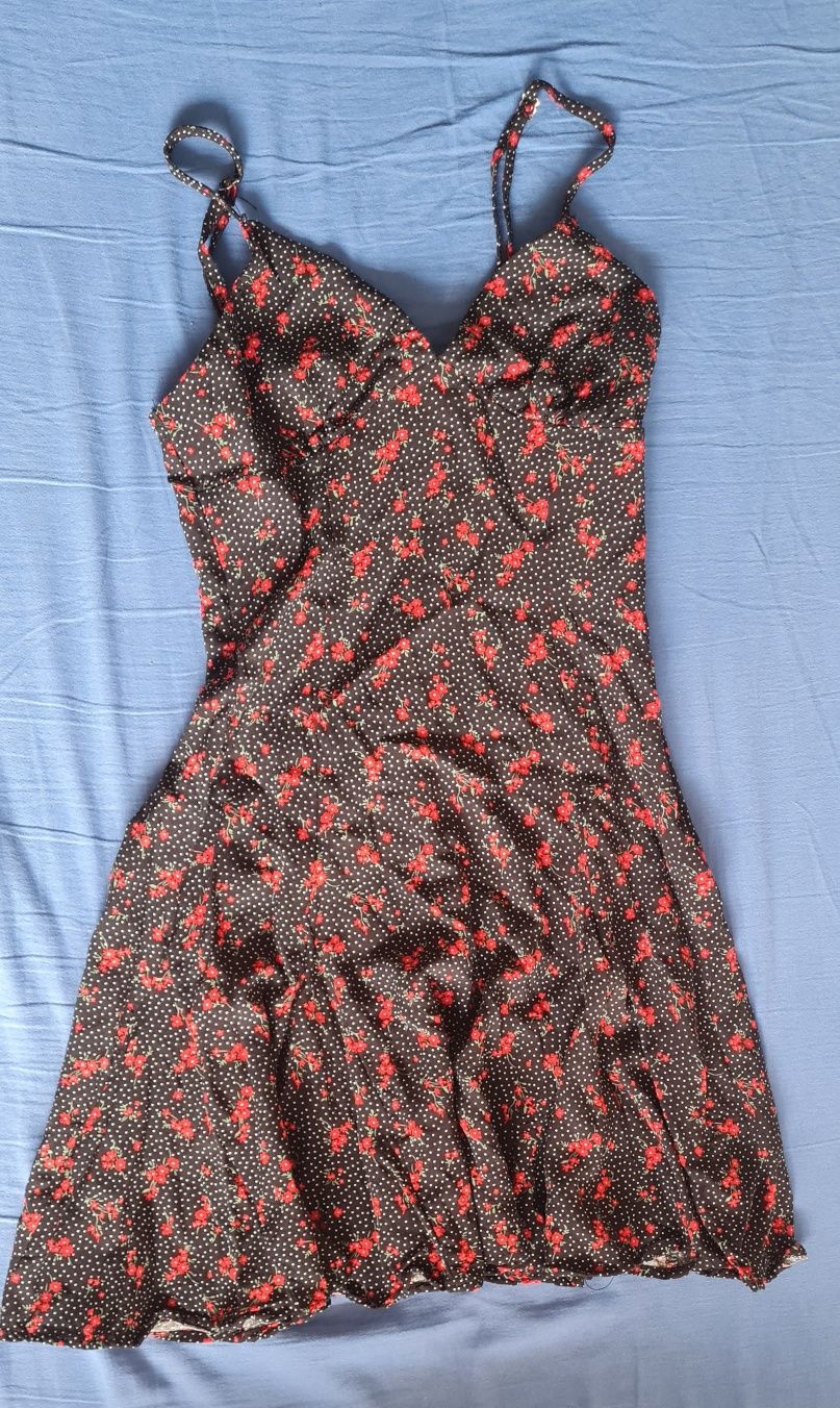 Лятна черна рокля от Bershka - XS