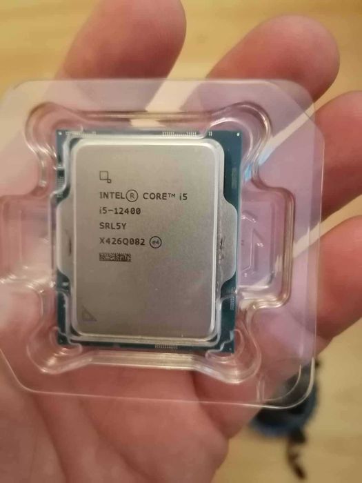Procesor folosit Intel Core i5 12400 4.4GHz cooler stoc in garantie