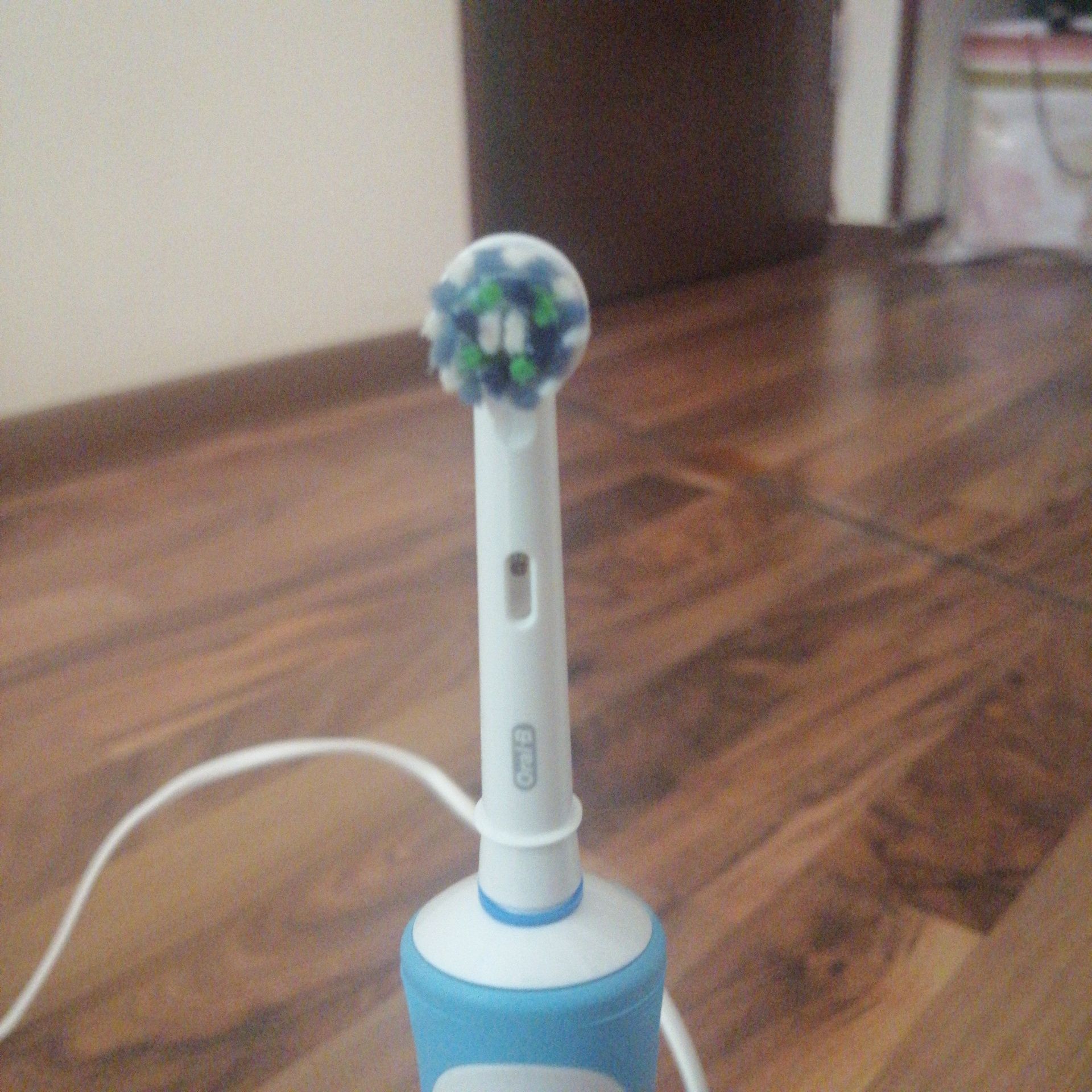 Vand periuta electrica Oral-B de la Braun