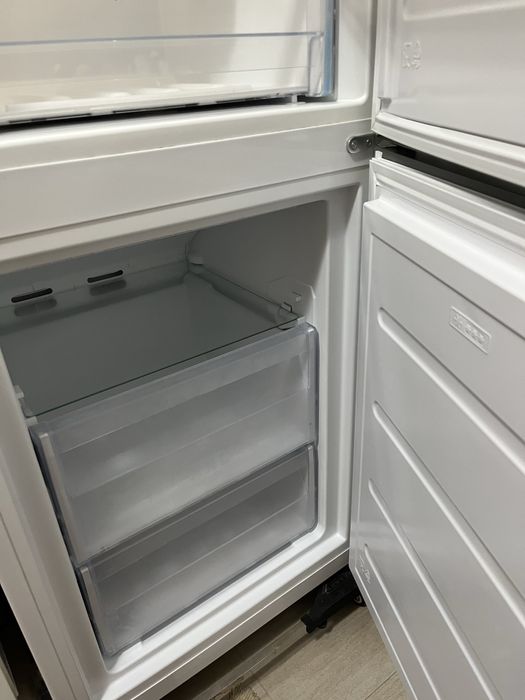 Combina frigorifica Whirlpool