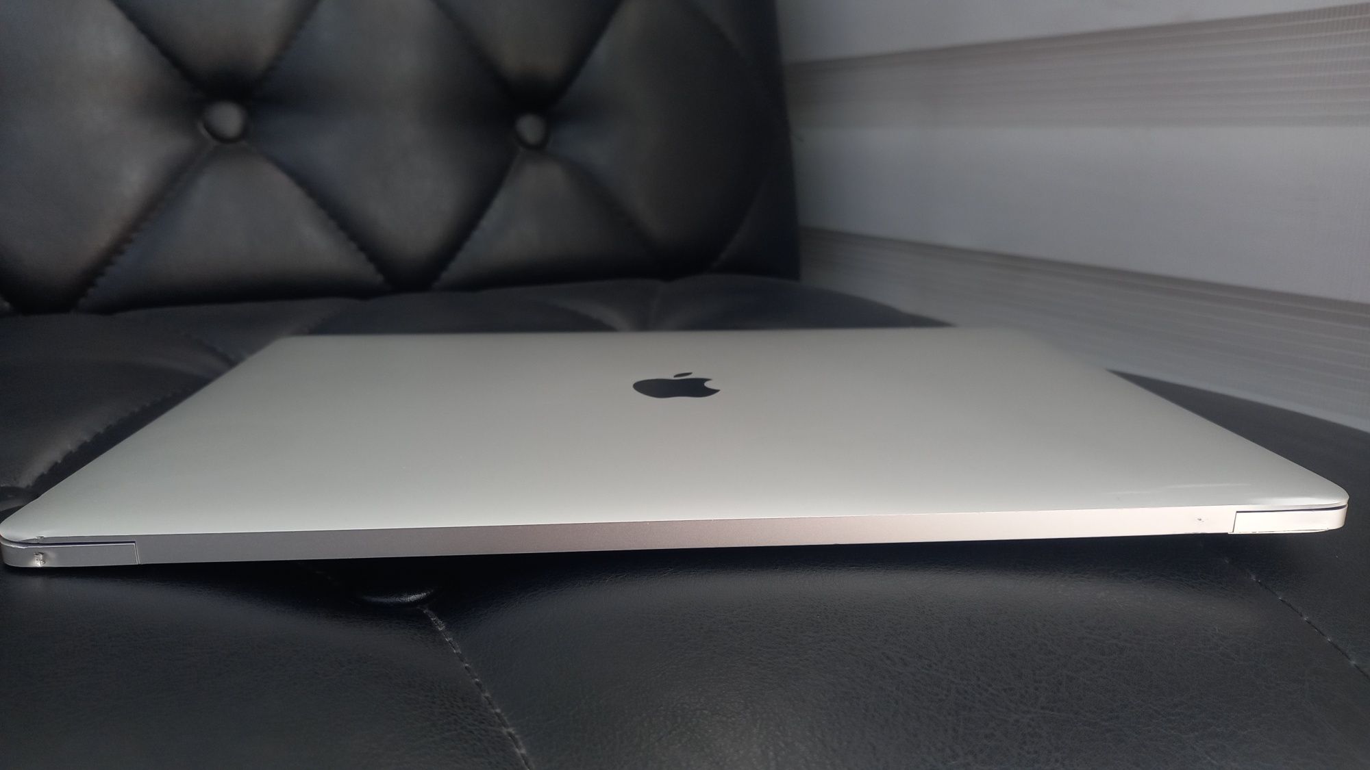 Apple MacBook Pro 2016 15 inch i7-16-512