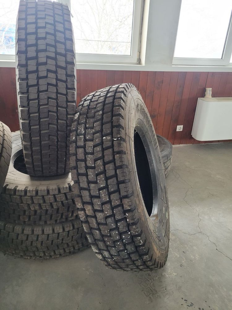 Гуми за камион 295 80 R 22.5 / 12 R 22.5