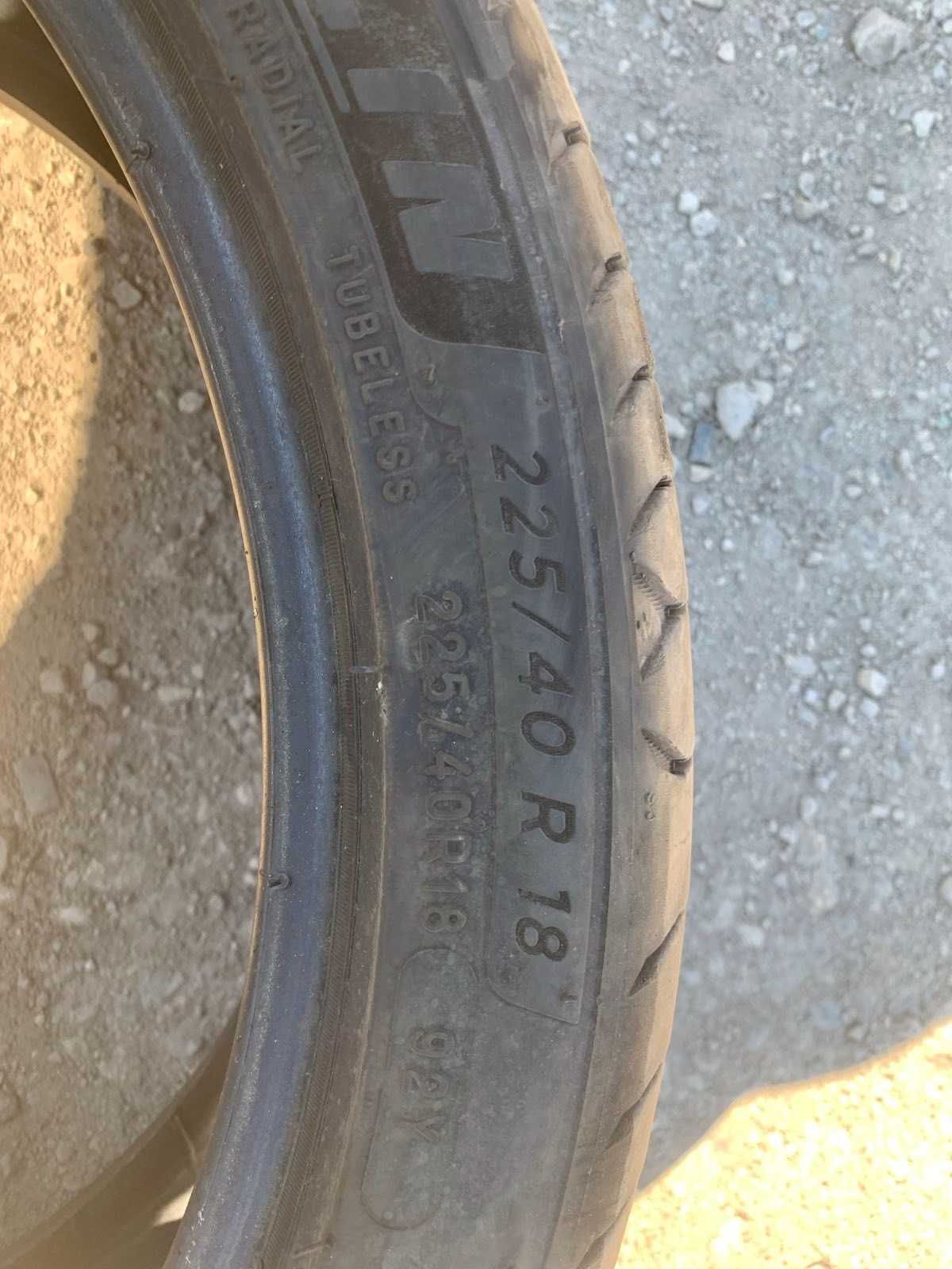 2 боря летни гуми Michelin 225/40 R18 Dot 3522 ном 48