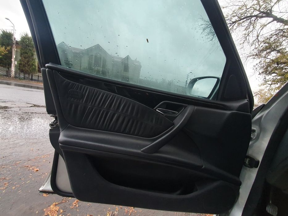 Mercedes Benz W210 E320