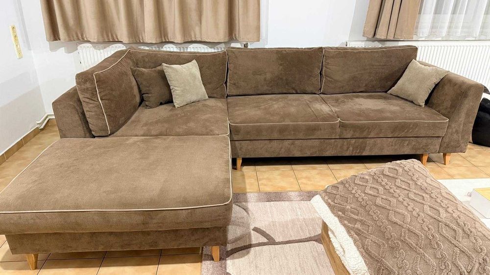 Canapea extensibilă cu spațiu de depozitare,300 cm,stare foarte bună !