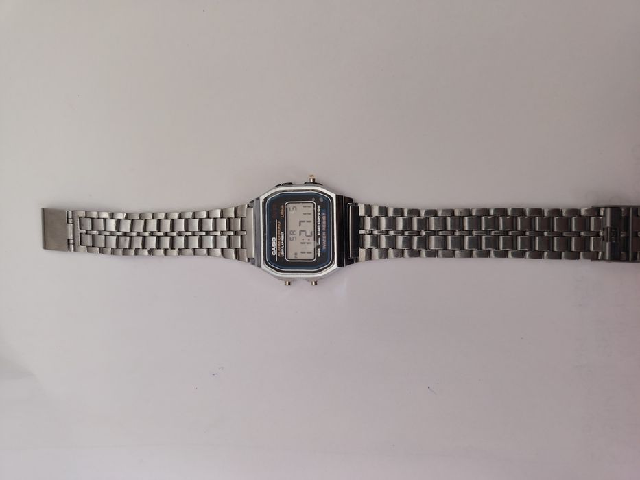 Часы электронные Casio