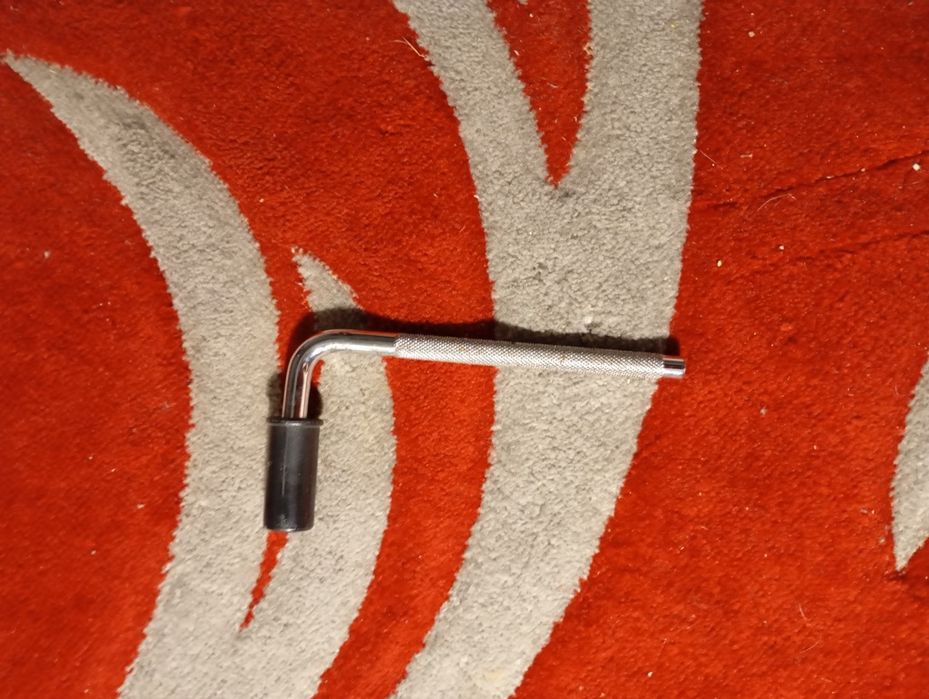 Стойка за електронни барабани