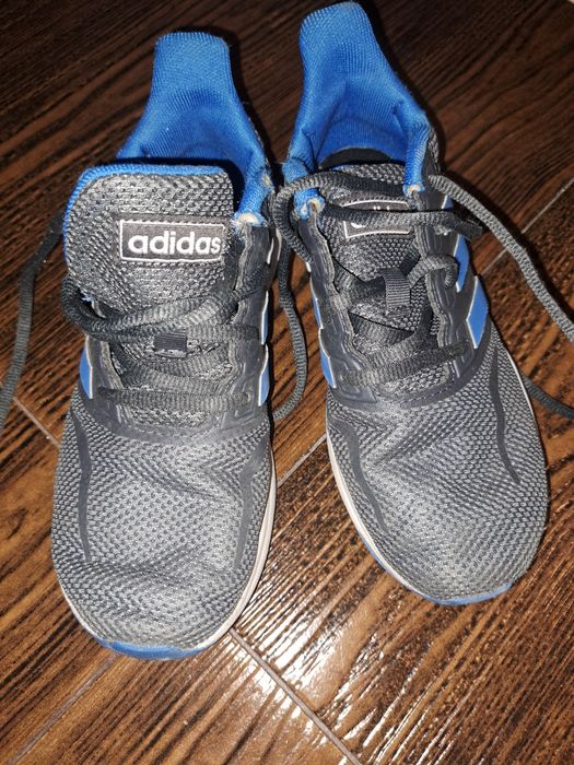 Vand Adidas copii mărimea 33 1/2