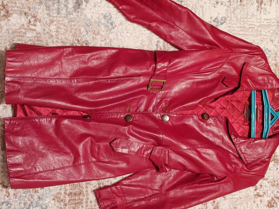 Таза былғары сюртюк сатылады