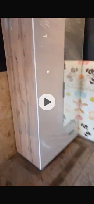 Срочно продам шкаф с зеркалом