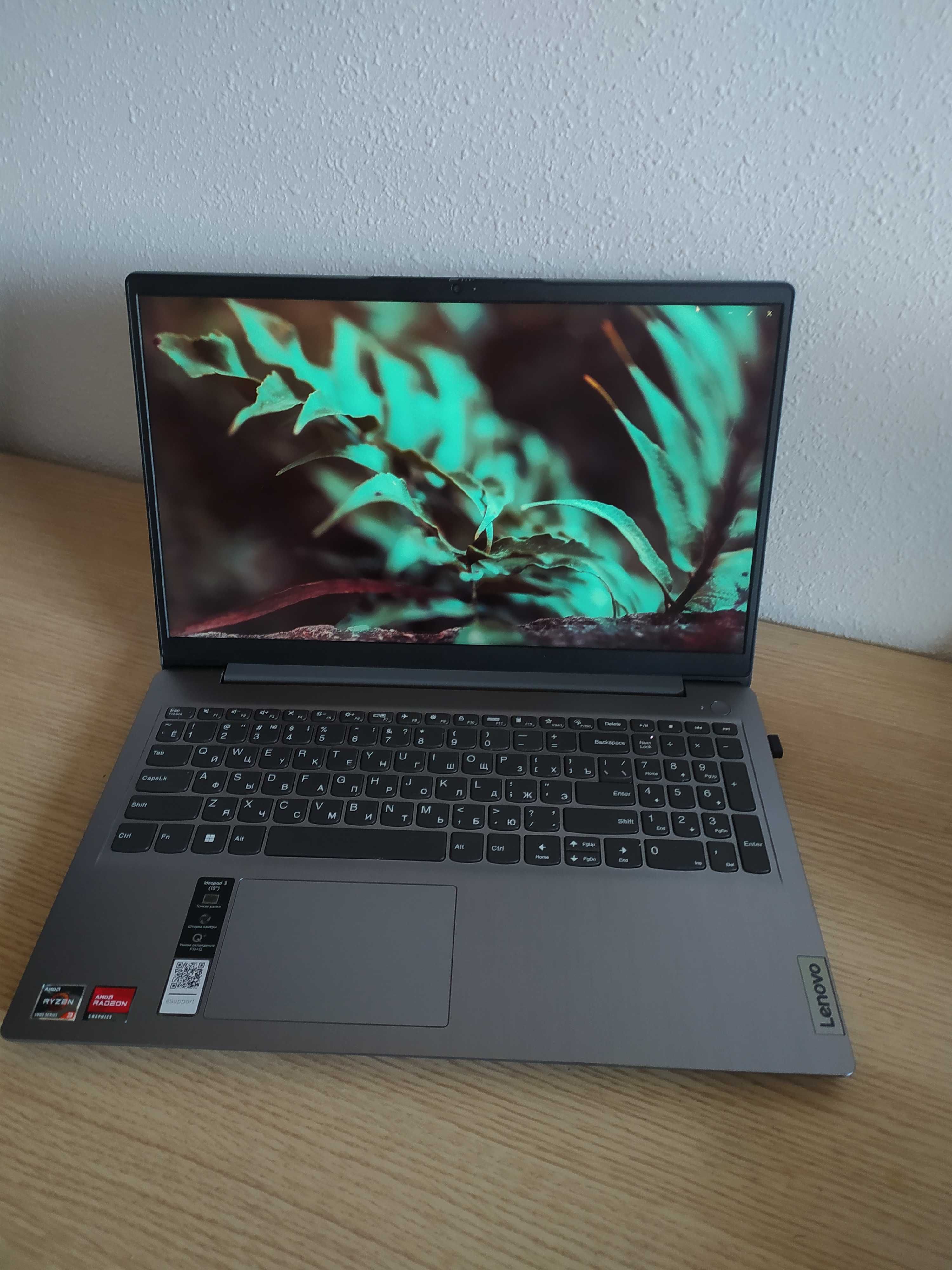Лаптоп  Lenovo IdeaPad 3 15ALC6 / AMD Ryzen 3 5300U / RAM 8 / 15.6